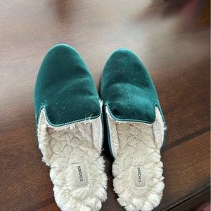 Birdies ‘Phoebe’ velvet and faux fur slides in emerald